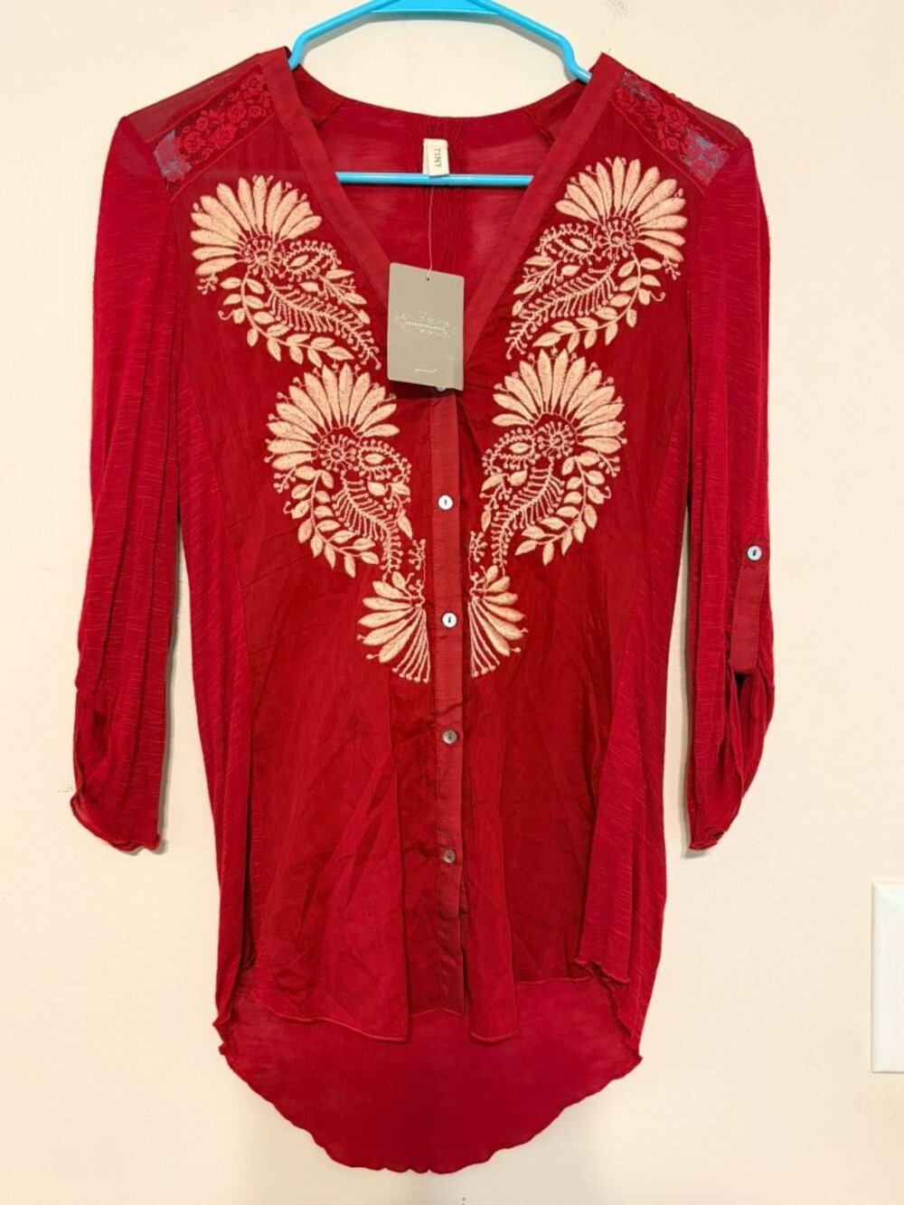 New NWT Tiny by Anthropologie Red Beige Embellished Floral Button Front Small